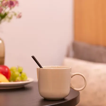 Couette-café CMG - Boutique Hôtel chambre - 3P - Auteuil/ Michel Ange